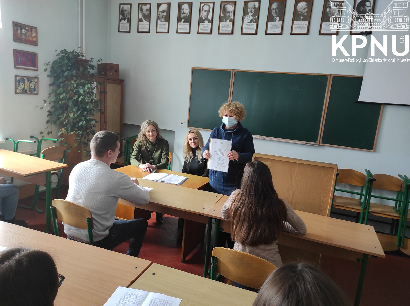 Обговорення проєктів освітньо-професійних програм зі студентами Обговорення проєктів освітньо-професійних програм зі студентами