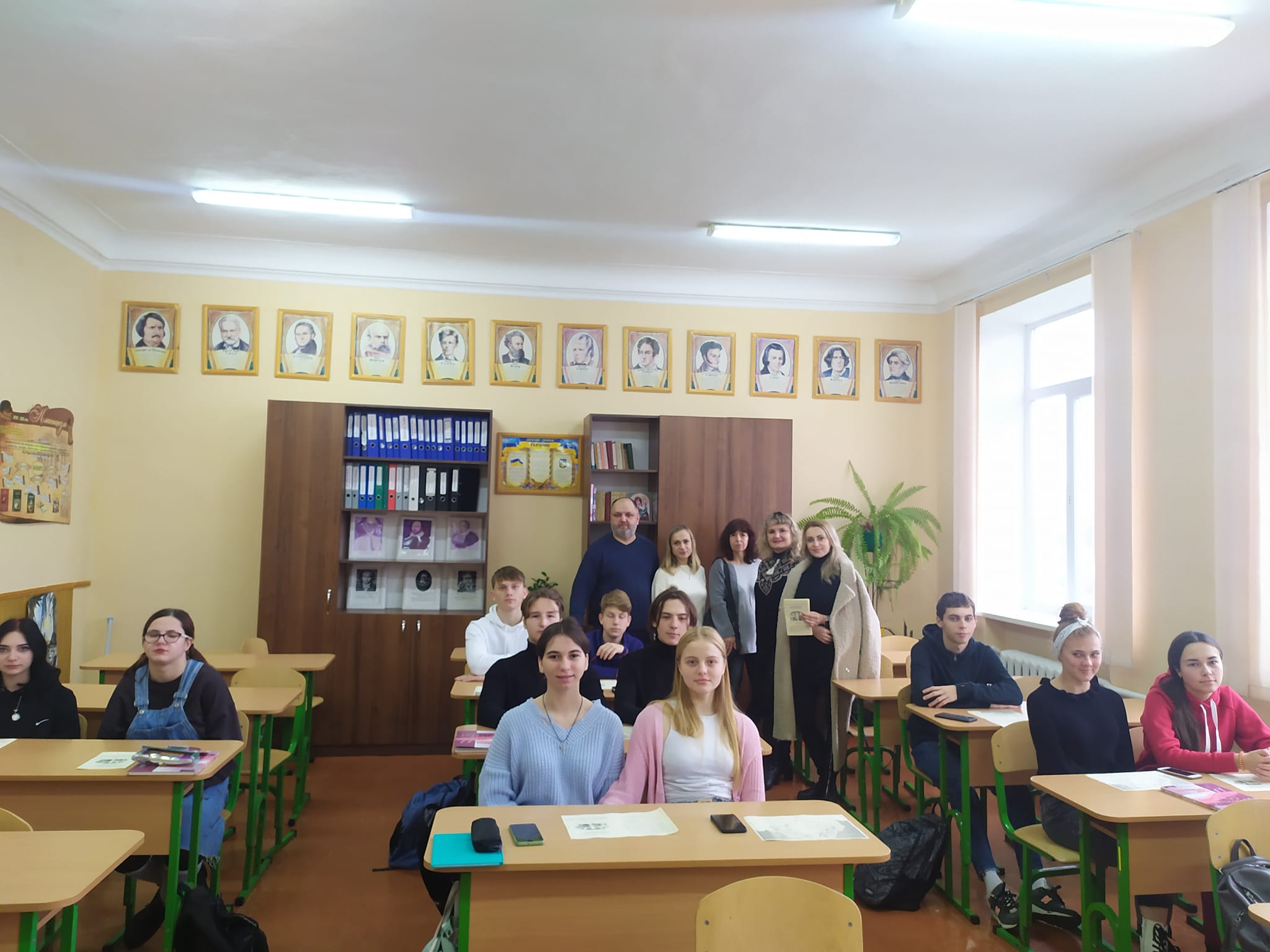 Профорієнтаційна зустріч зі старшокласниками Кам’янець-Подільського ліцею № 1 Кам’янець-Подільської міської ради Профорієнтаційна зустріч зі старшокласниками Кам’янець-Подільського ліцею № 1 Кам’янець-Подільської міської ради