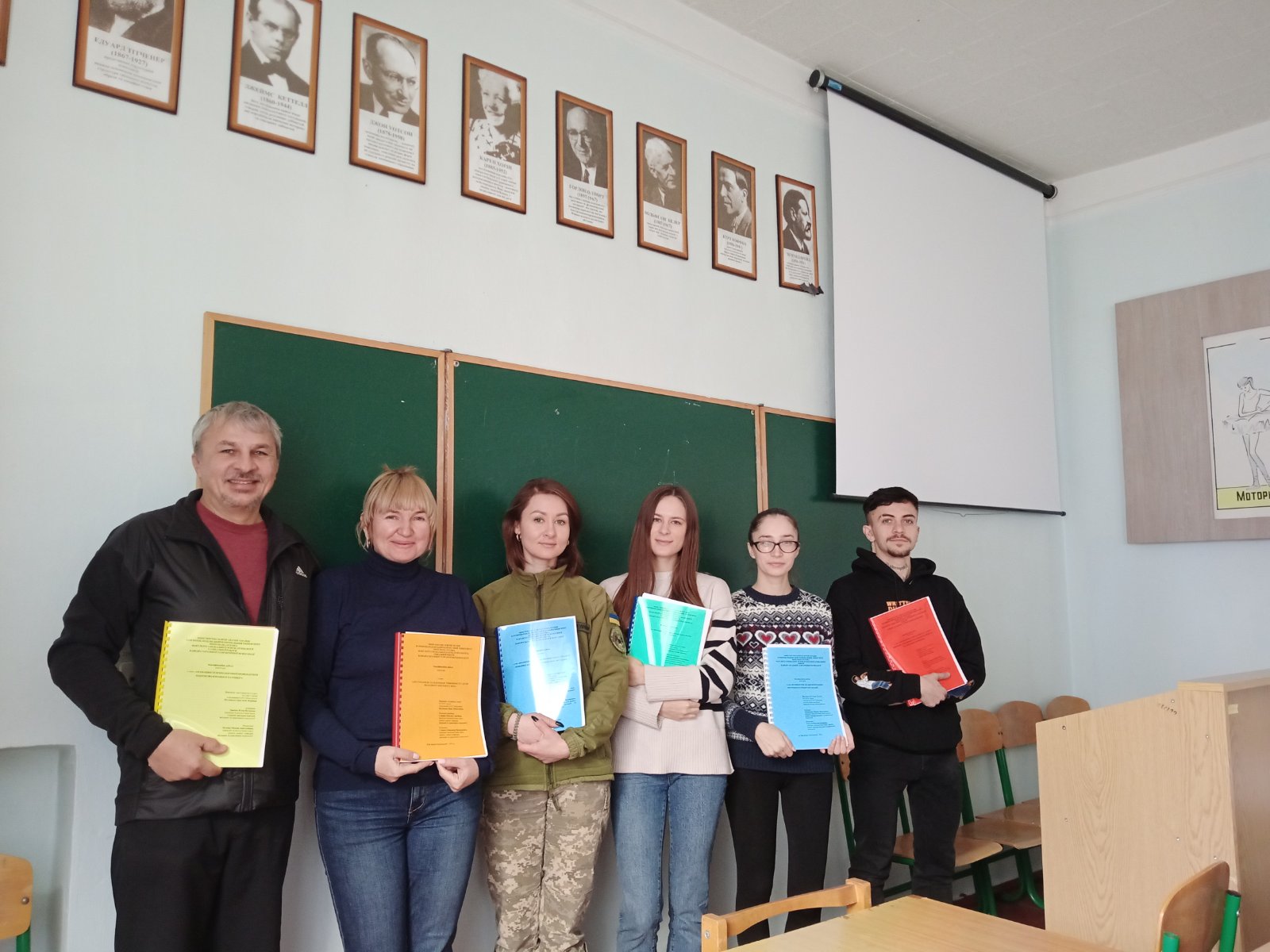 З успішним  захистом кваліфікаційних робіт! З успішним  захистом кваліфікаційних робіт!