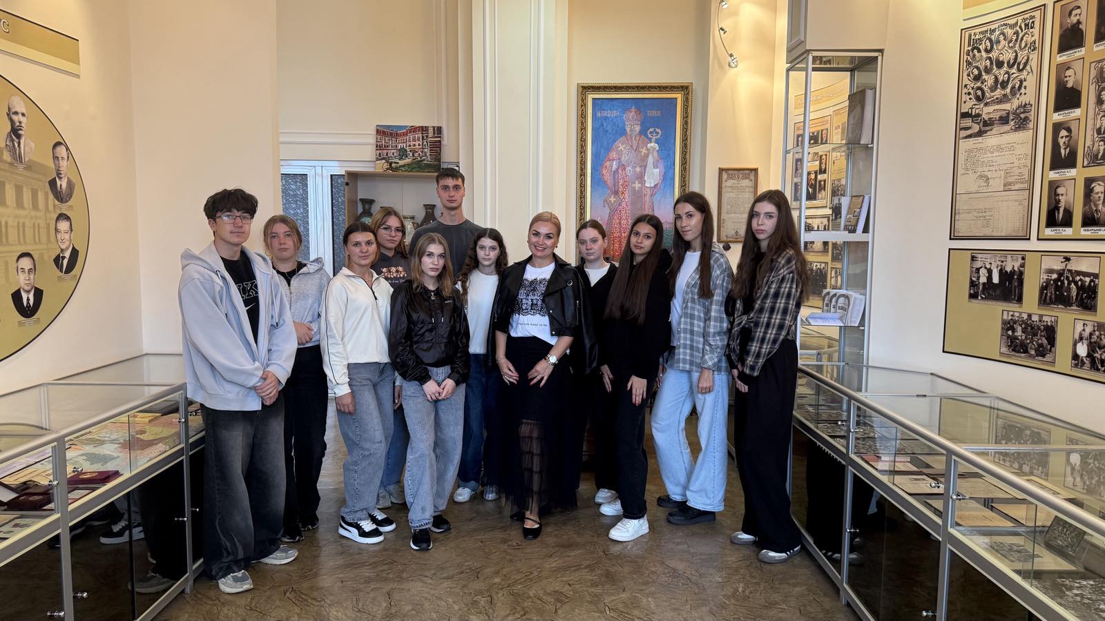 Екскурсія студентів до  Музею історії Кам’янець-Подільського національного університету   імені  Івана Огієнка Екскурсія студентів до  Музею історії Кам’янець-Подільського національного університету   імені  Івана Огієнка